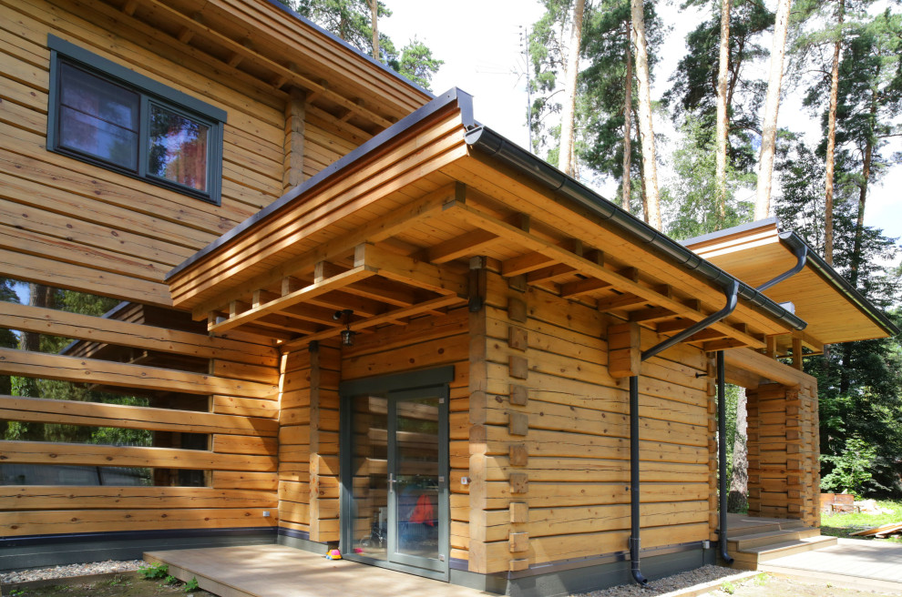 Дом в сосновом лесу