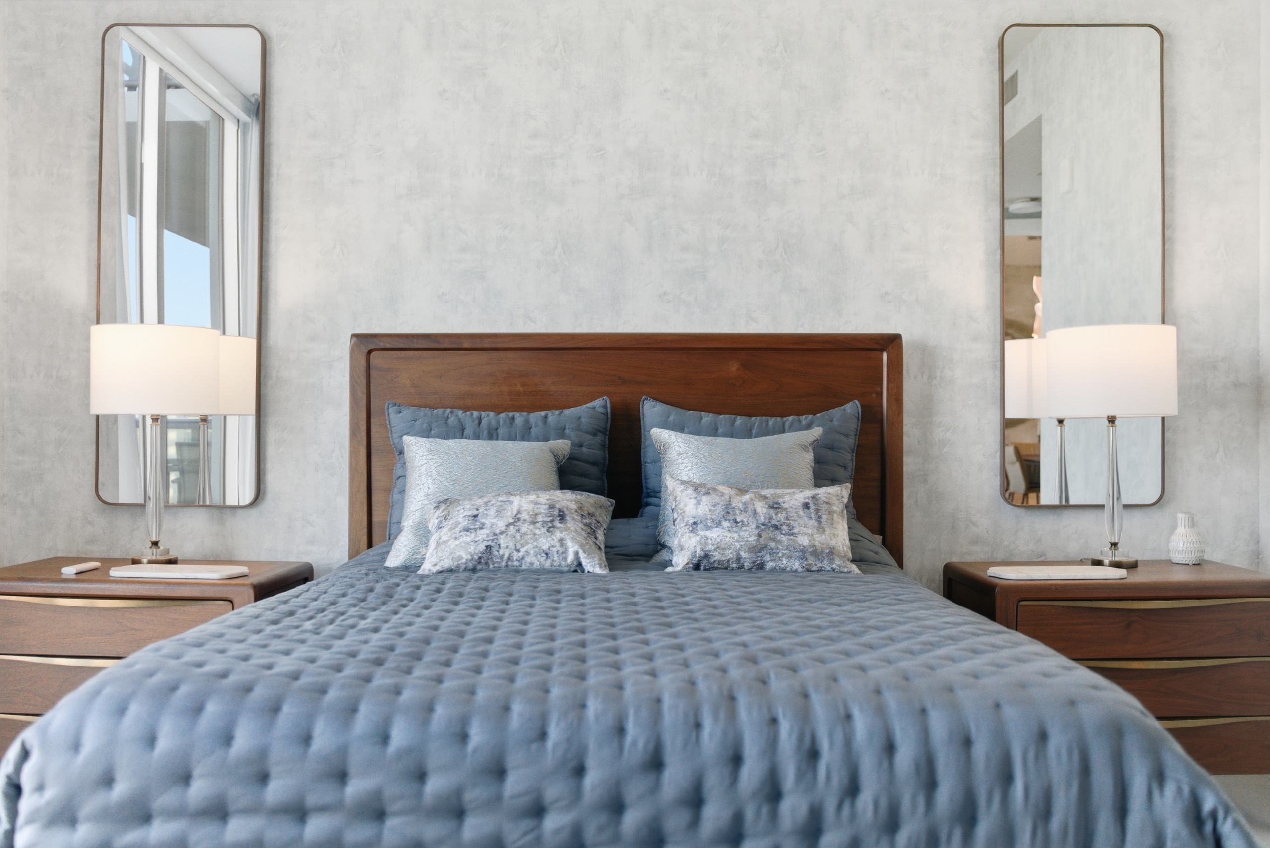 We Love Travel and Art