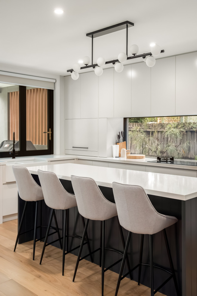 Design ideas for a contemporary kitchen in Sydney.