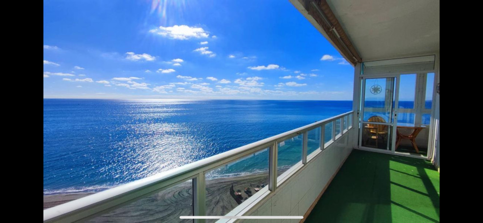 Paraíso Marítimo: Diseño de interior de una apartamento Frente al Mar