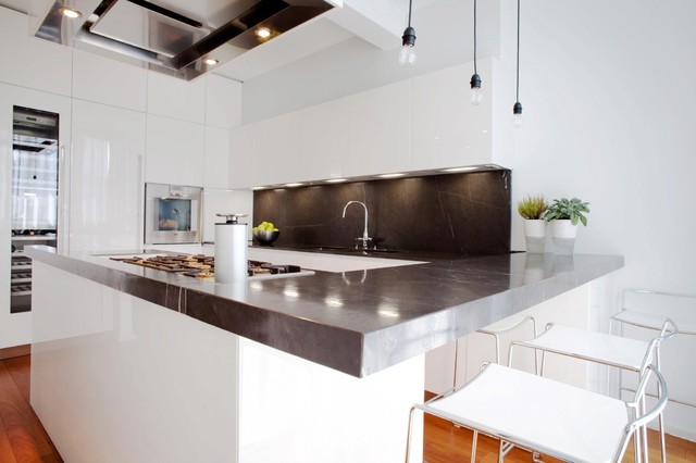 Cucina  a Mariano Comense contemporary-kitchen