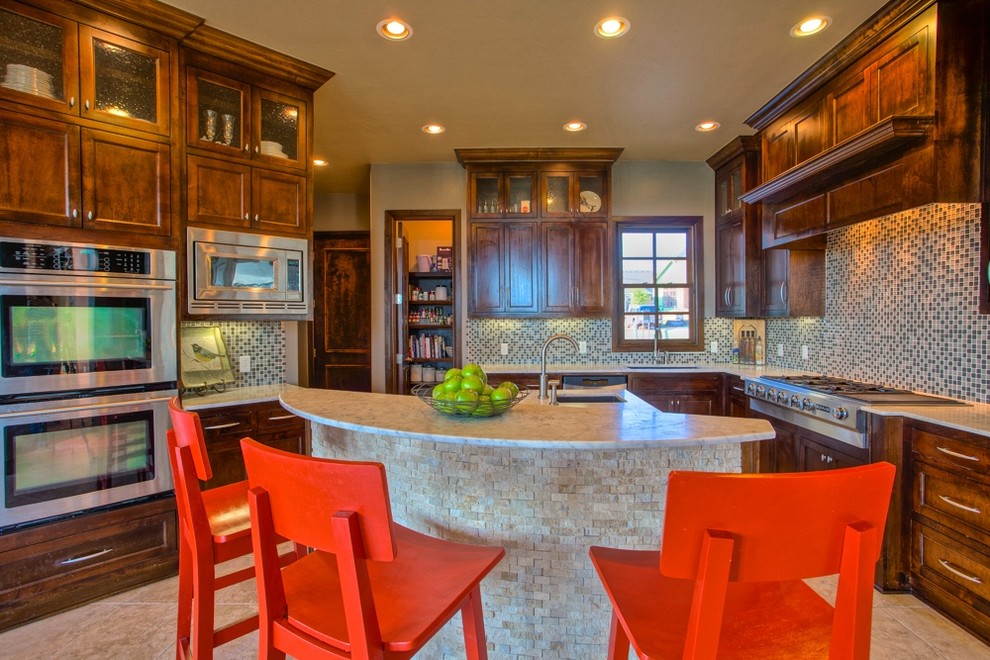 This is an example of a country kitchen in Oklahoma City.