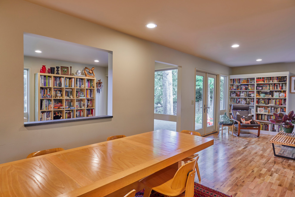 Dining room - contemporary dining room idea