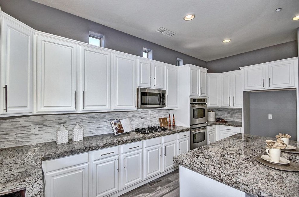 Inspiration for a transitional kitchen remodel in Phoenix
