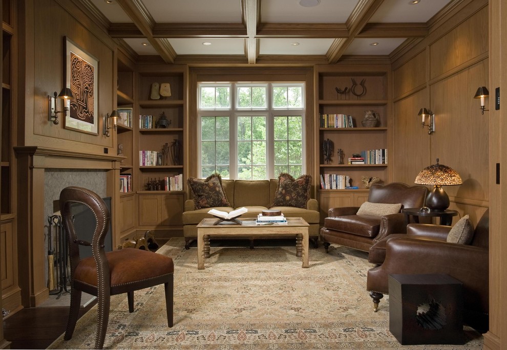 Traditional home office in Chicago.