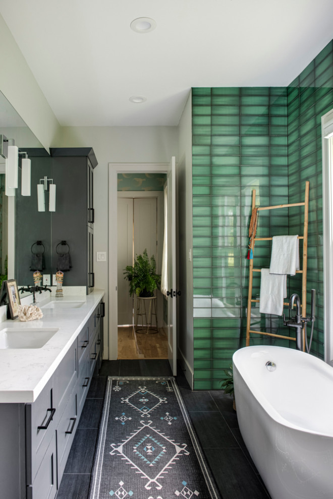 Transitional home design photo in Houston