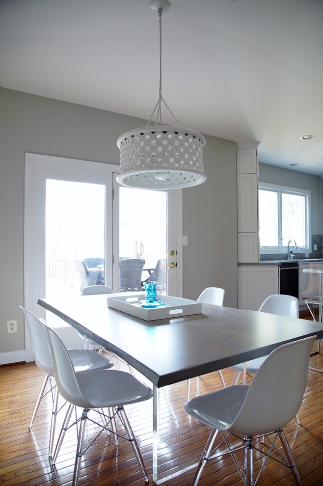 Inspiration for a transitional dining room remodel in DC Metro