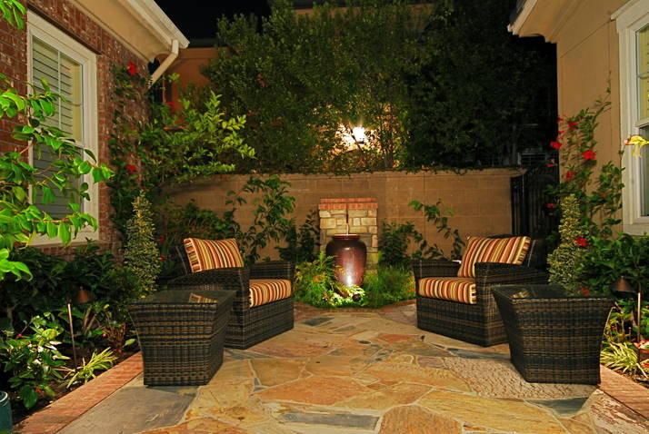 Inspiration for a patio in Los Angeles.