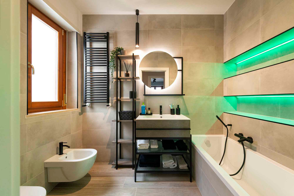 This is an example of a modern bathroom in Rome.