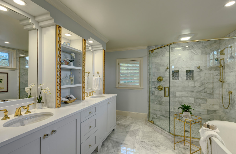 Inspiration for a large classic bathroom in Orlando.