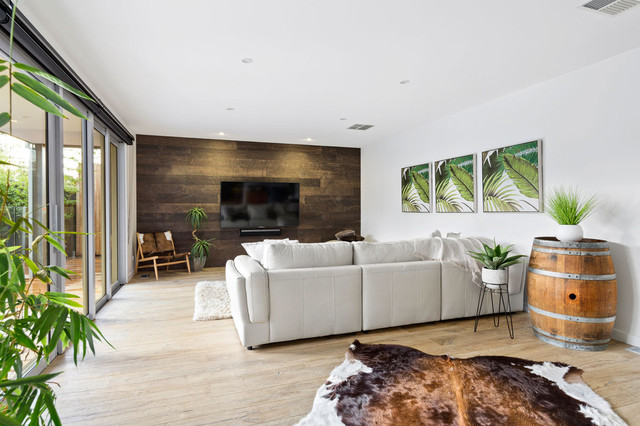Manhattan contemporary-living-room