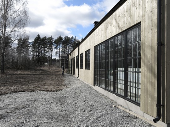HOLMBERG, V&Auml;STER&Aring;S industrielt-hus-og-facade
