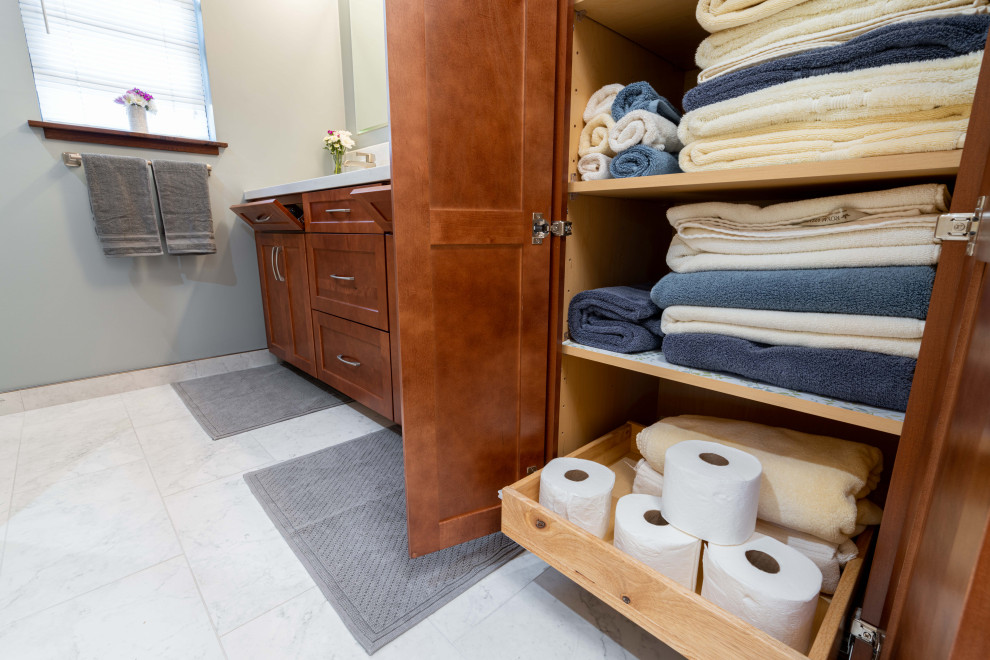 Calming Berkeley Hills Upstairs Bathroom