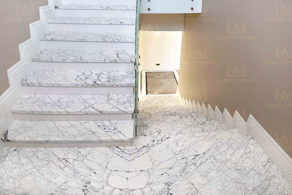 Лестница из мрамора