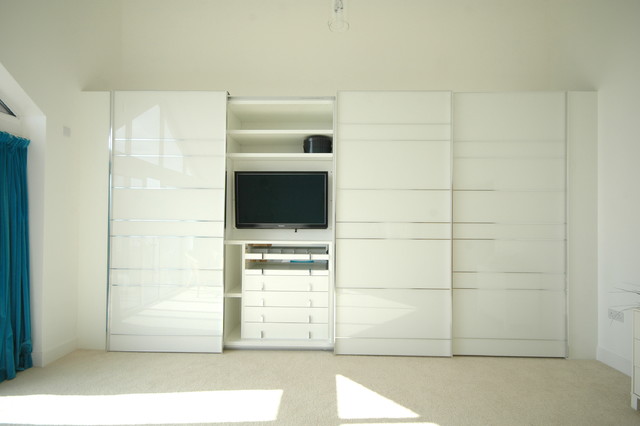 Stylish Sliding Door Wardrobe In Contemporary New Build