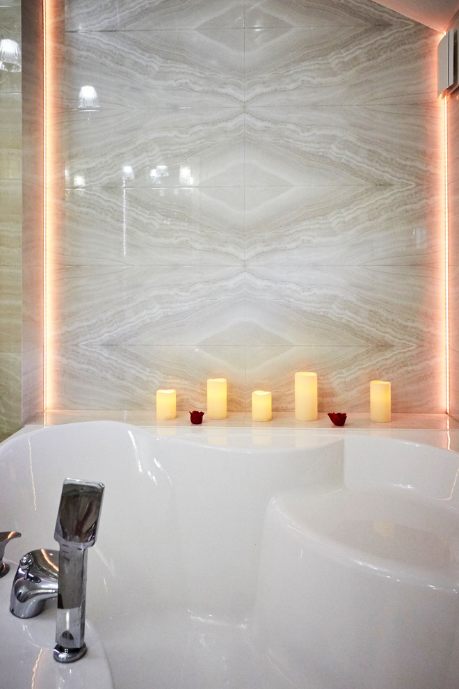 Inspiration for a transitional bathroom.
