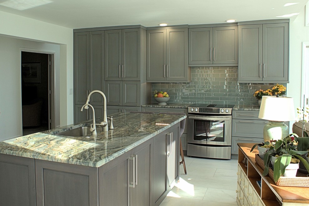 Transitional kitchen photo in Baltimore