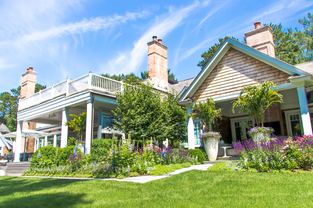 Tour a Romantic Cottage-Style Landscape in the Hamptons