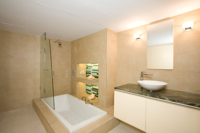 410 Loft Toronto contemporary-bathroom