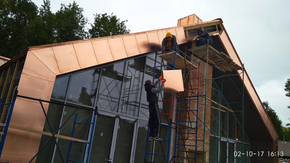 Устройство кровельных и фасадных конструкций с фальцевым медным покрытием