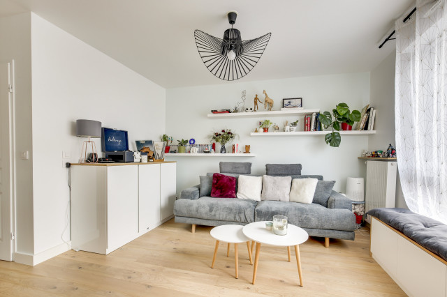 R&eacute;novation d'un studio de 35m&sup2; moderne-dagligstue