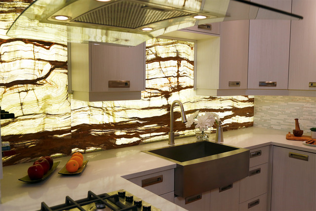 Onyx Backsplash Kitchen Contemporary Kitchen Toronto By