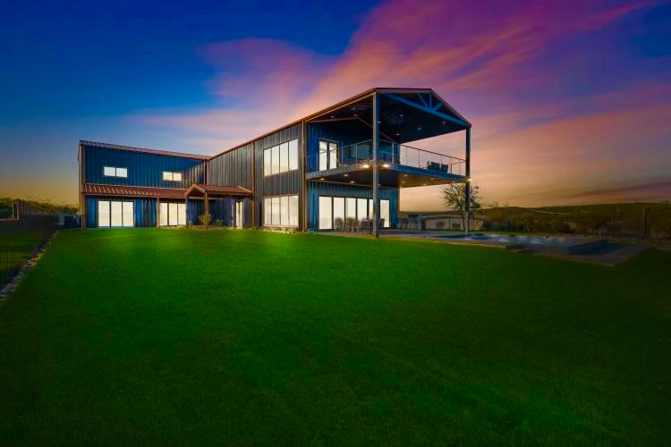 Contemporary Lake Retreat