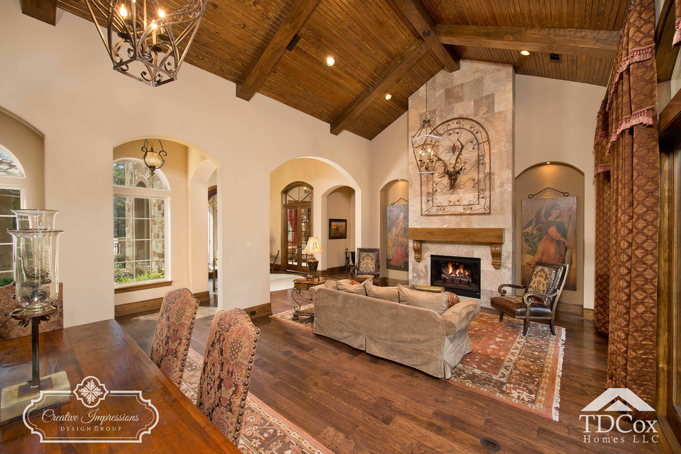 Mountain style home design photo in Houston