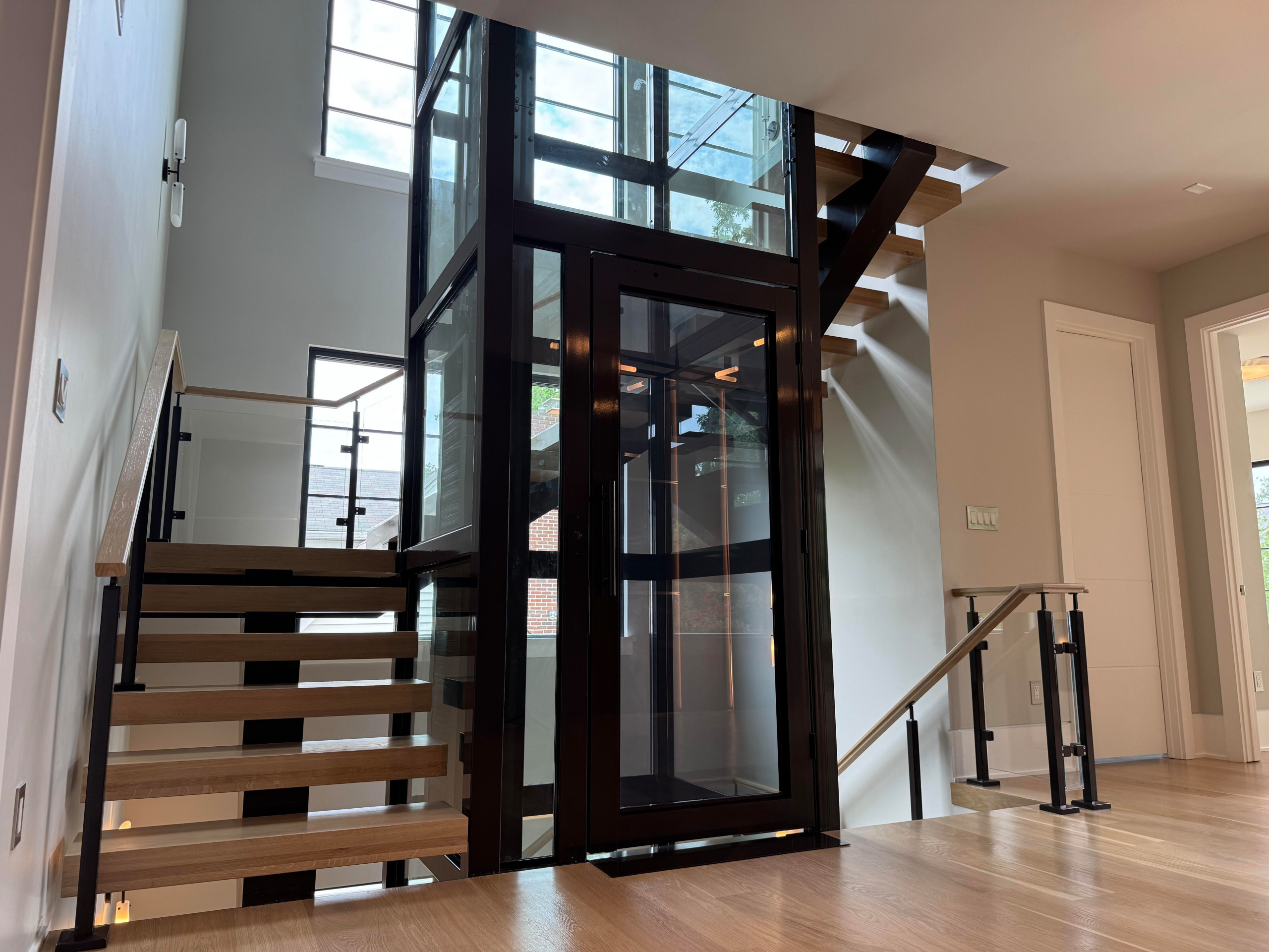 136_Modern Mono-Beam Encircling Glass Elevator, Bethesda, MD 20814