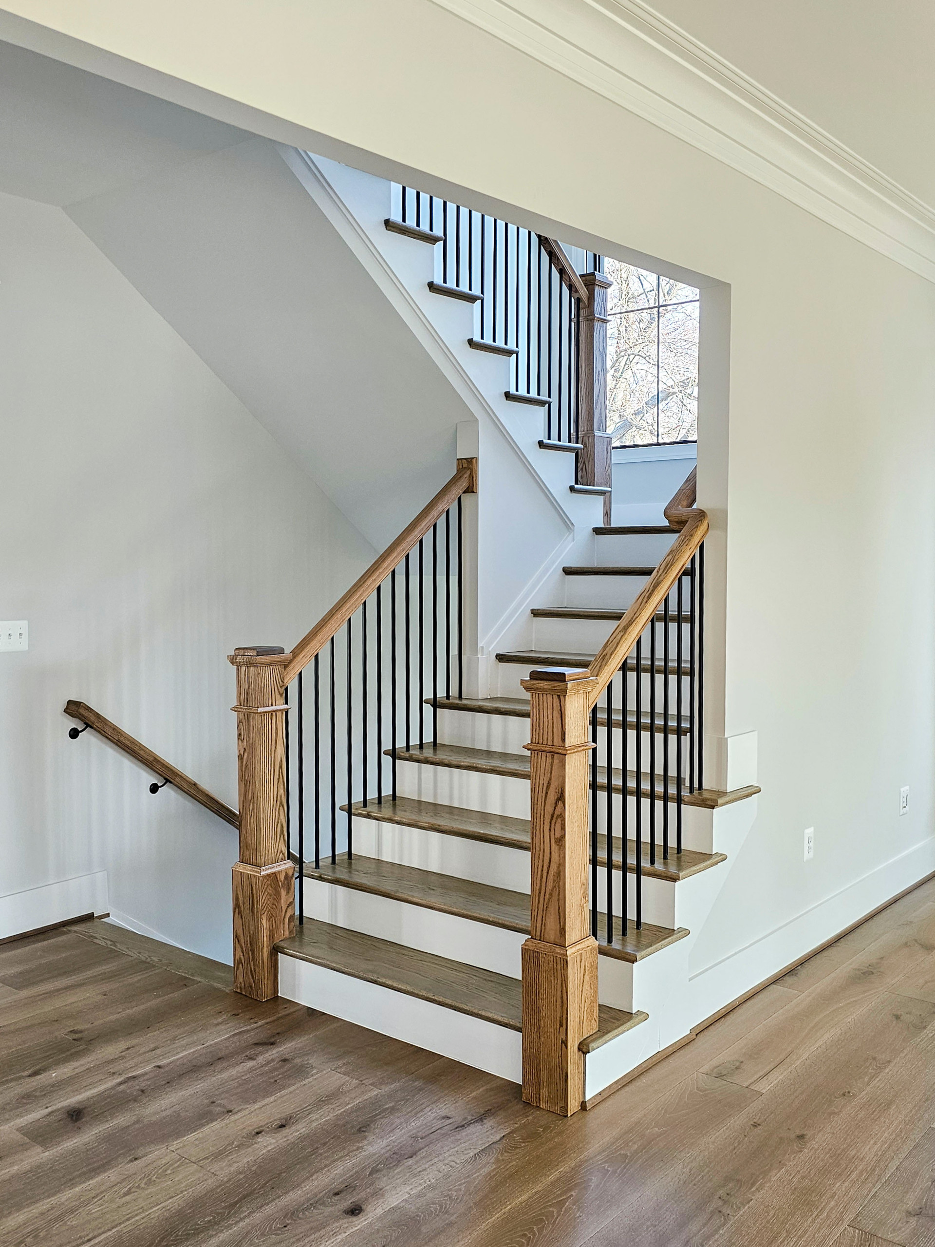 105_Modern and Bold U-Shaped Staircase, Vienna VA 22180