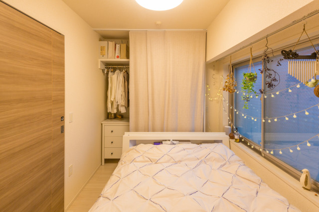 障子キャビネット&寝室収納 japanisch-modern-schlafzimmer