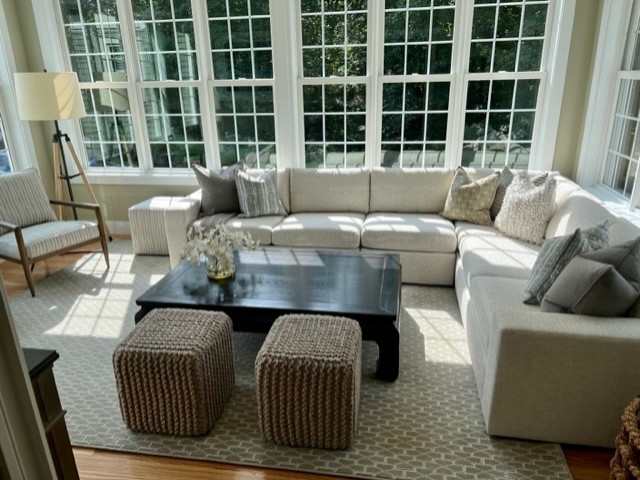 NEUTRAL SUNROOM