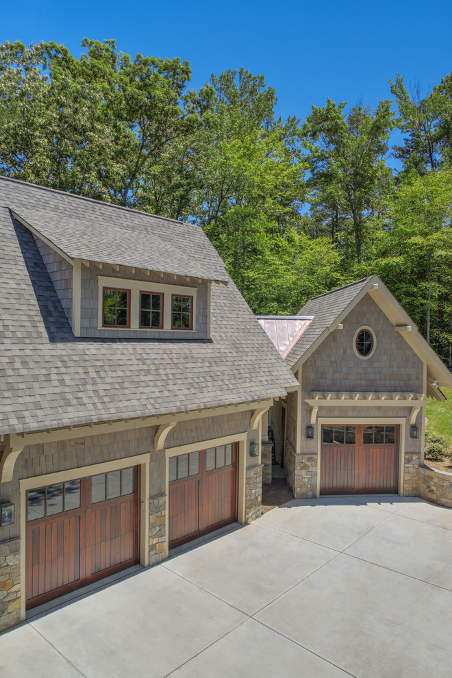 Home design - transitional home design idea in Charlotte