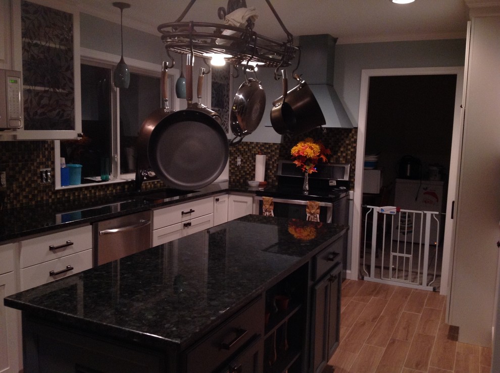 Inspiration for a transitional home design remodel in Raleigh