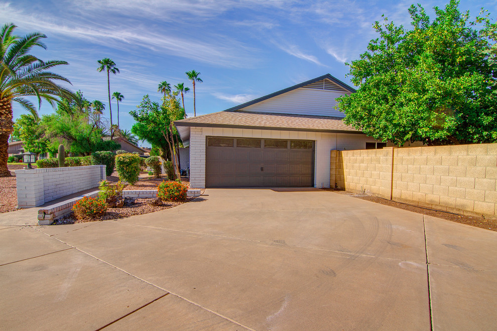 Inspiration for a transitional home design remodel in Phoenix