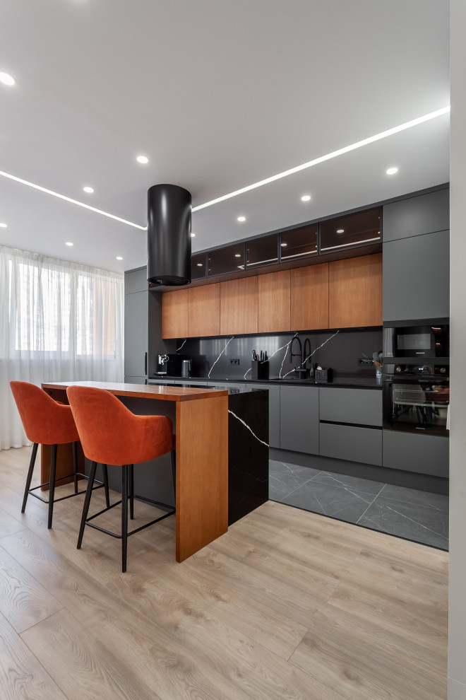 На кухне присутствуют 3 типа фасадов