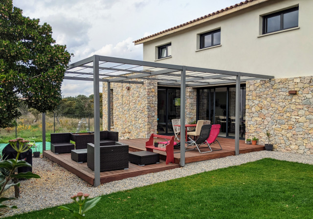 Entre murs contemporaneo-terraza-y-balcon