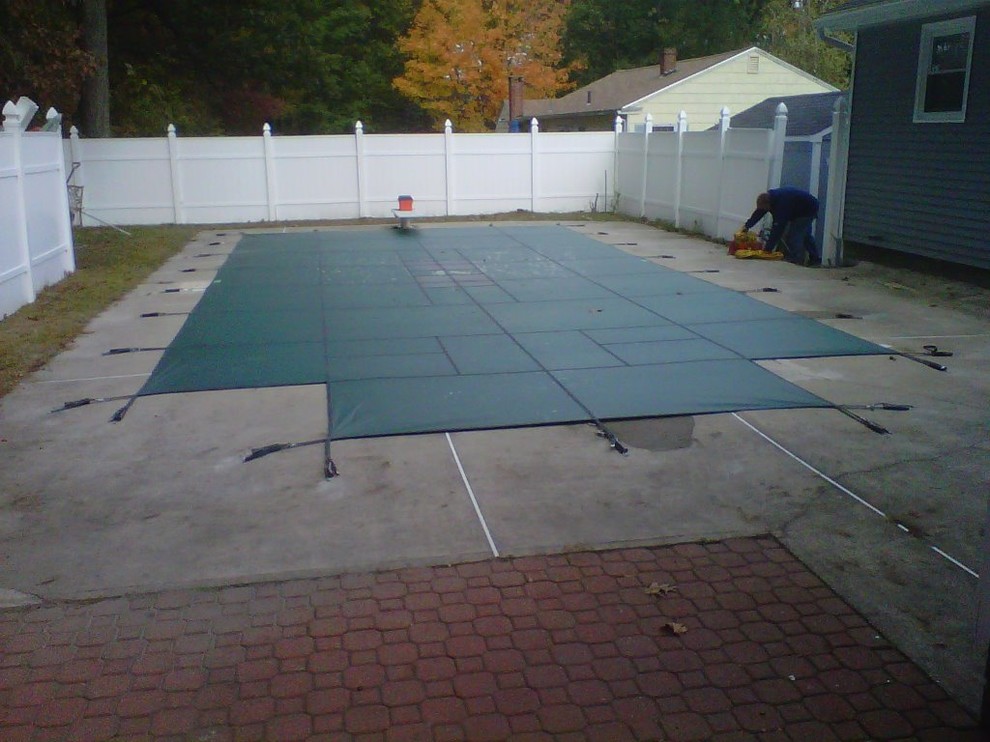 Example of a minimalist pool design in Boston