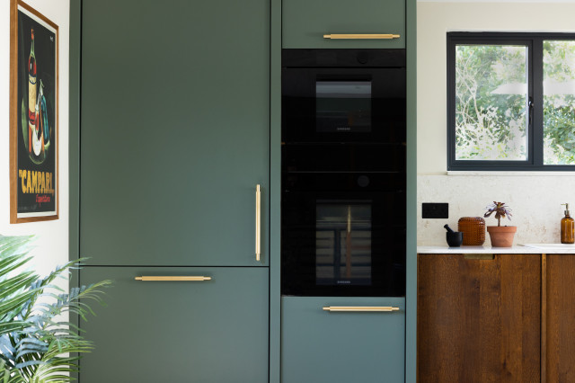 Mid-Century Modern Beach House retro-kitchen