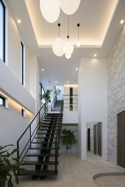 テニスの出来る部屋のある邸宅 moderne-entree
