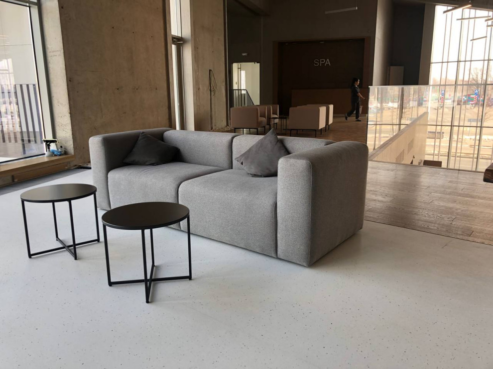 Диван в открытую зону