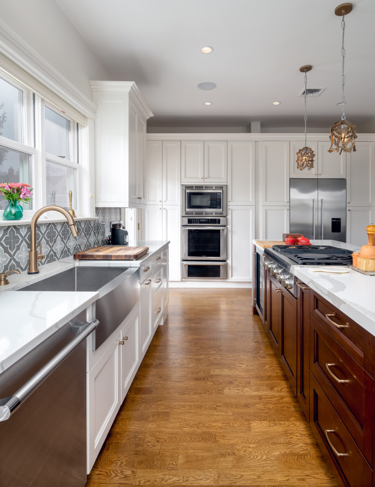 Transitional kitchen photo in Newark