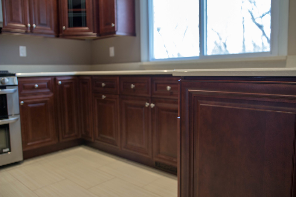 Example of a transitional home design design in Philadelphia