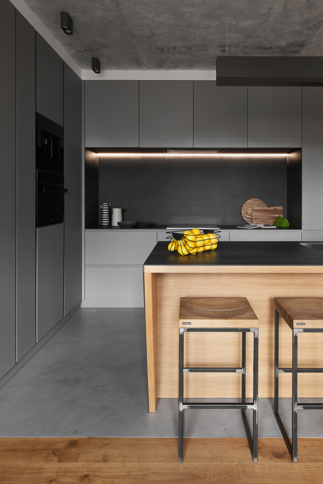 Бетон, дерево, кирпич: стильный лофт в Калининграде