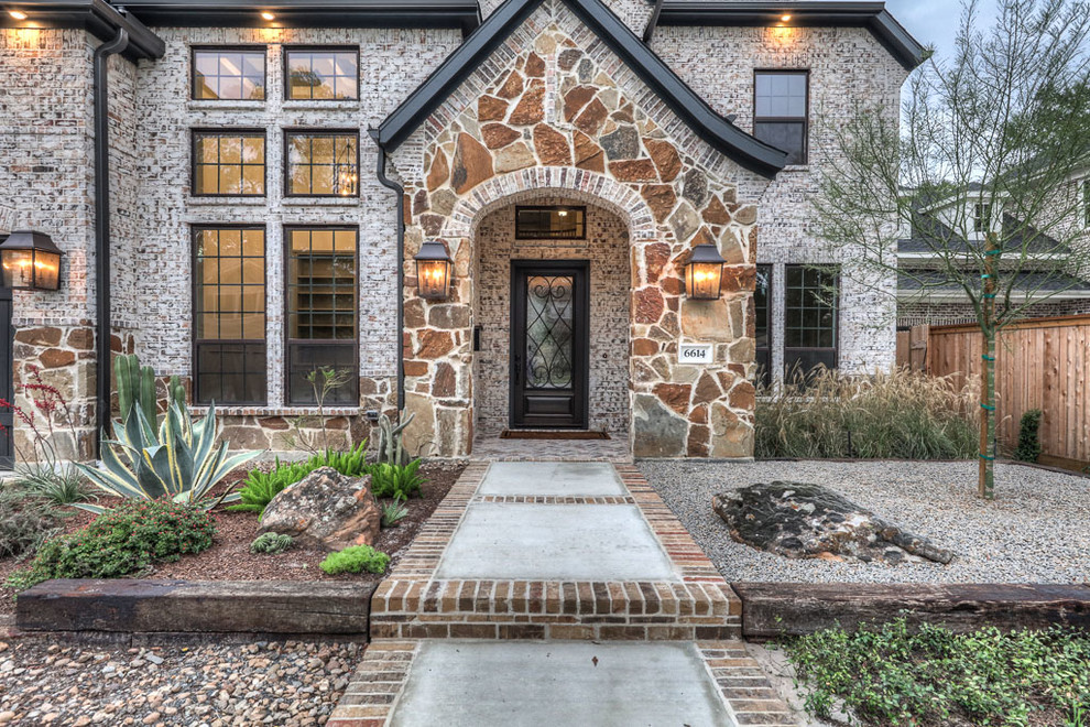 Transitional entryway photo in Houston