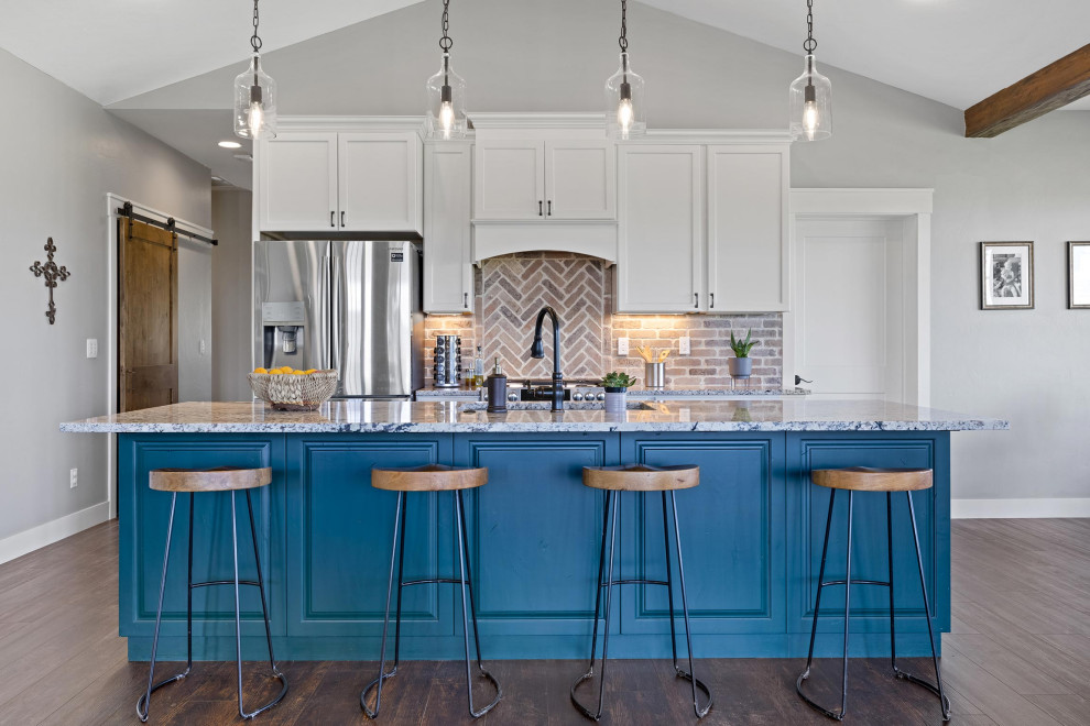 Kitchen - kitchen idea in Denver