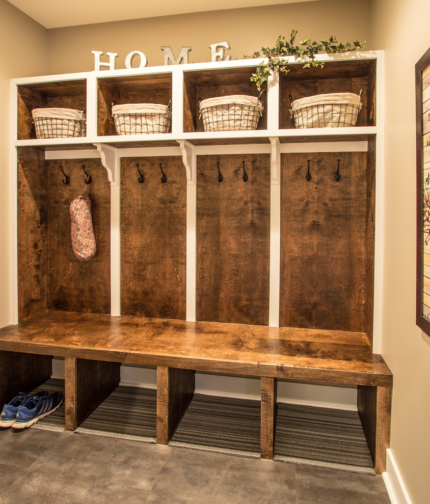 Mid-sized mountain style entryway photo