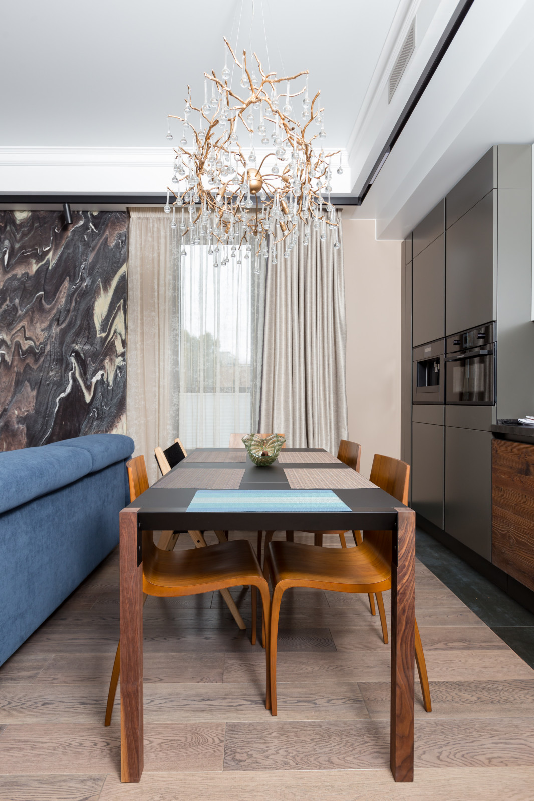 Квартира в Москве, современный стиль с элементами шика
