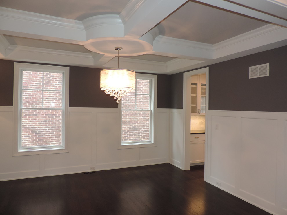 Example of a transitional dining room design in Chicago