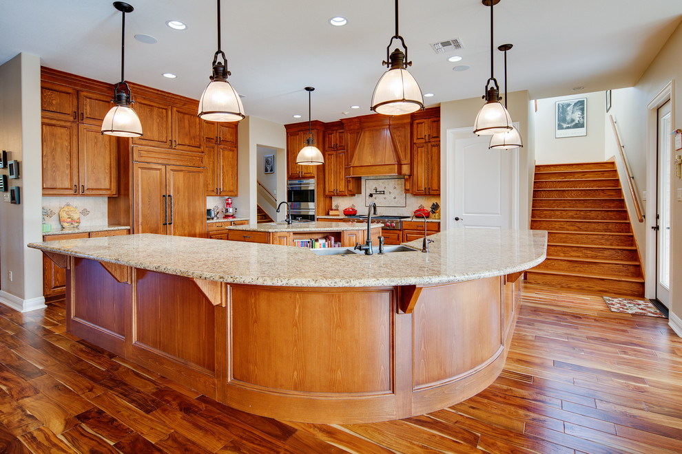 Transitional kitchen photo in Austin